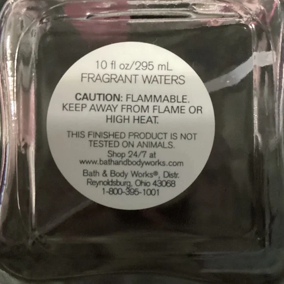 Bath & Body Works Fragrant Waters Sweet Pea 10 fluid ounces. - Picture 3 of 4
